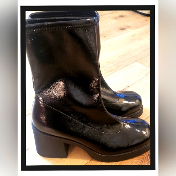 NWOT Patent leather style boot...size 11 - Picture 2 of 3